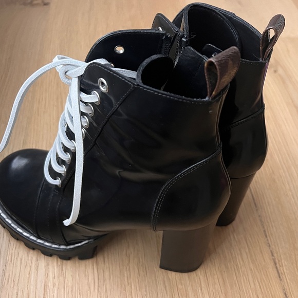 Louis Vuitton Boots - Picture 6 of 9